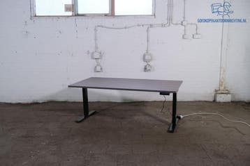 Elektrisch Zit-Sta Bureau Logan Zwart Frame Nieuw Restpartij, Zit-sta bureau, Gebruikt, Verzenden, Overige merken