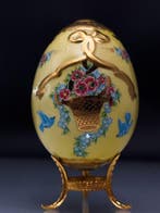 Fabergé ei - Imperial Jeweled Egg accentueerd met 24-karaats
