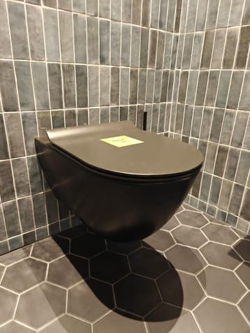 Showmodel wandcloset hangend toilet mat zwart randloos 0084, Ophalen, Nieuw, Toilet