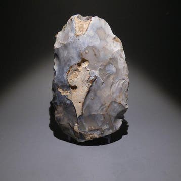 Neolithisch Grote vuursteen. 13,5 cm lang. Mes - 5000 v.Chr.