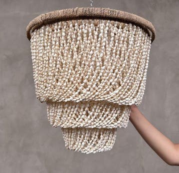 NO RESERVE PRICE - SL11 - Stunning Handmade Shell Chandelier