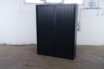 Roldeurkast zwart 3 legborden 160x120x45 cm, Gebruikt, 100 tot 150 cm, Verzenden, 150 tot 200 cm