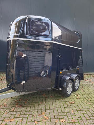 Super nette polyester 2 paards Humbaur trailer, zadelkamer, Zo goed als nieuw, Polyester, 2-paards trailer