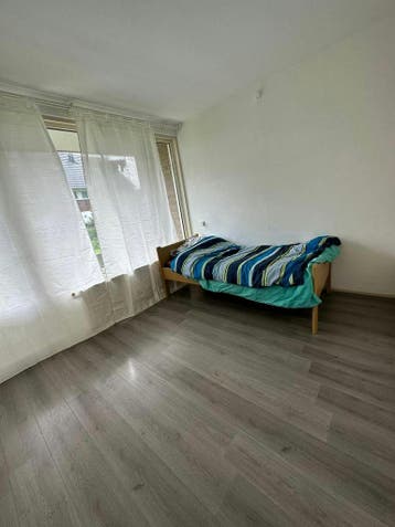 Kamer te huur in Spijkenisse - 10 m² - 1 kamer(s), Overige regio's