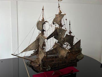 Tentoonstelling modelboot - Nave da guerra decorativa, Nieuw