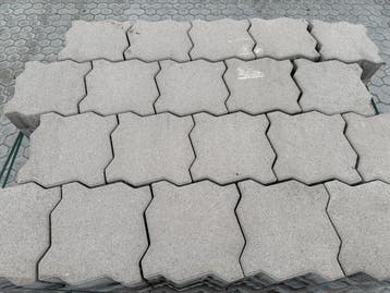 Veiling - 113 M2 Betonsteen Bruin Met Facet 22,5x22,5x8 Cm, Nieuw