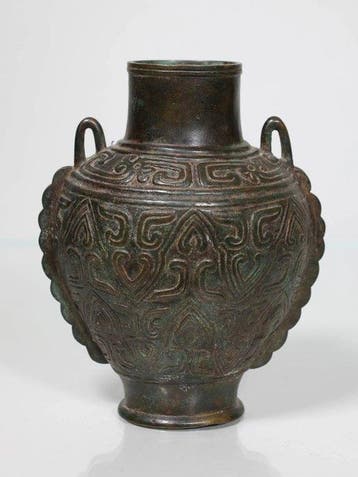 Oud-Chinees, Ming-dynastie Brons vaas - 13 cm