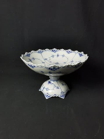 Royal Copenhagen 1022 - Blue Fluted Full Lace - Alzata H.