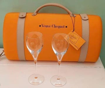 Veuve Cliquot - Travel Case - “Clicquot Traveller” with 2, Nieuw