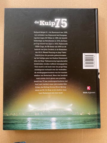 De Kuip 75 - Historie op het Heilige Gras - in nieuwstaat, Verzenden, Zo goed als nieuw, Balsport