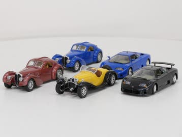 Schaal 1:24 Bburago set van 5 Bugattis 11CB, Atlantic en..., Hobby en Vrije tijd, Modelauto's | 1:24, Ophalen of Verzenden, Gebruikt