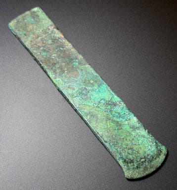 Bronstijd Bronzen Lange SocketBijlbeitel, Antiek en Kunst