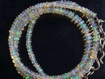 Ct. 41.50 Collier van Ethiopisch wit opaal - Rondellen met