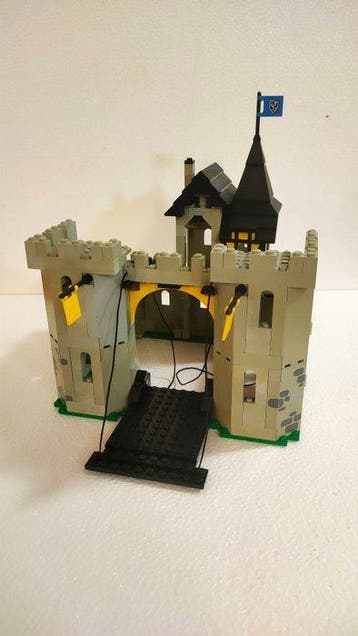 Lego Set - Castle - Lego Castle Black Falcons Fortress 6074, Kinderen en Baby's, Speelgoed | Duplo en Lego, Nieuw
