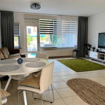 Huis in Zwaag gevonden voor €2475,- pm, Huizen en Kamers, Zwaag