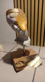 Composiet, Replica van het hoofd van de Griekse godin Diana