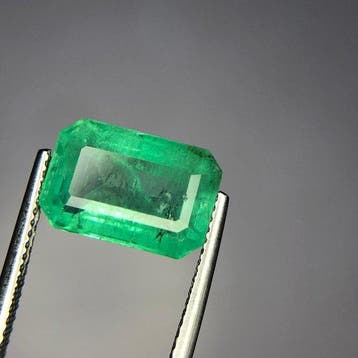 1 pcs Smaragd - 6.78 ct - nternational Colored Gemstone, Nieuw