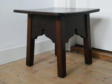 Handvervaardigd - Bijzettafel - Antiek eiken bijzettafeltje