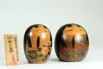 Creatief kokeshi-paar “Bloemen van de Vier Seizoenen” door, Antiek en Kunst