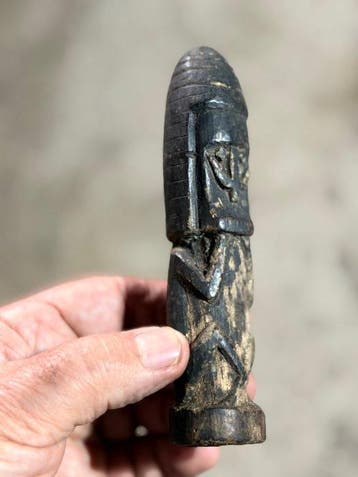 Prachtige amulet aan de kust van Yapen - geelvinkbay -