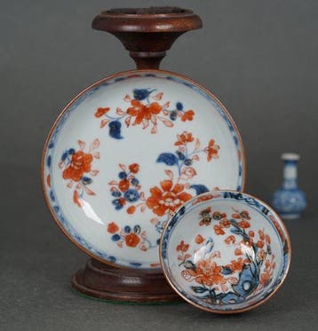 Kangxi (1662-1722) - Kop en schotel (2) - Peonies, Plum