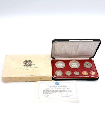 Collectie van memorabilia - Papoea-Nieuw-Guinea 1975 Eerste