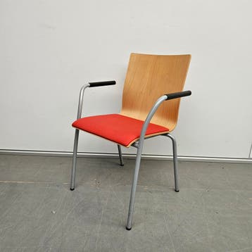 Eromes kantoorstoel - rode stof / houten rug (alleen per set, Ophalen of Verzenden, Nieuw