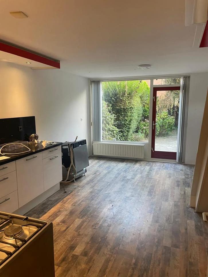 Te huur: Kamer Hermine Moquettestraat in Rotterdam, Huizen en Kamers, Kamers te huur
