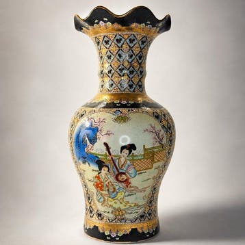 Hand Painted – Meiji Style – Fine Crackle Glaze – Excellent