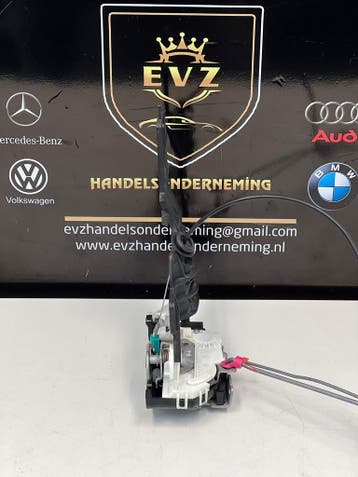 Dodge Ram 1500 Deurslot aandrijving motor links voor 2014, Gebruikt, Voor, Dodge