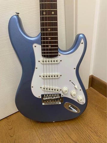 EKO - - Elektrische gitaar - Italië (Zonder minimumprijs), Nieuw