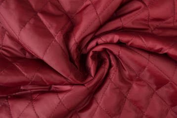 10 meter gewatteerde voering - Bordeaux rood, Hobby en Vrije tijd, 120 cm of meer, Ophalen of Verzenden, Polyester, Rood