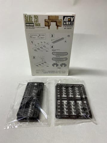 Sd.Kfz. 251 Track Latest-model, Verzenden, Nieuw