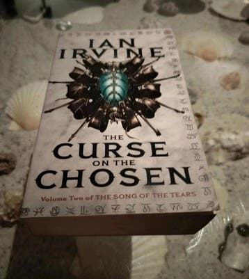 Ian Irvine - Curse on the Chosen - English, Gelezen