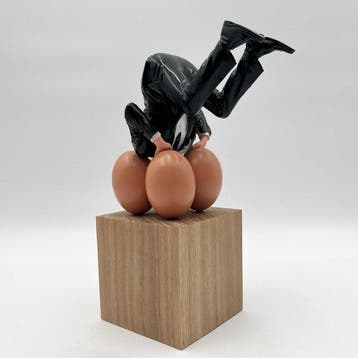 Coco de Paris - Falling into eggs