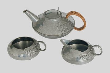 Liberty & Co. - Archibald Knox - Theeservies (3) - Tin, Antiek en Kunst