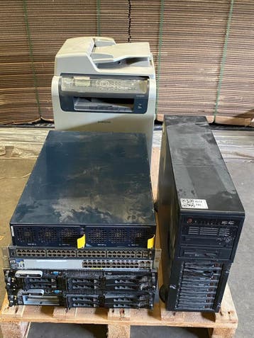 Diverse Netwerkswitches en rackservers, Computers en Software, Nieuw