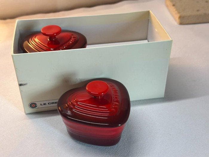 Le Creuset - Pot (2) - Heart mini cocotte elke - Keramiek, Antiek en Kunst, Antiek | Keukenbenodigdheden