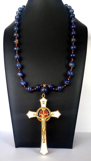 Lapis lazuli en robijn - Halsketting – Sint-Benedictus-kruis