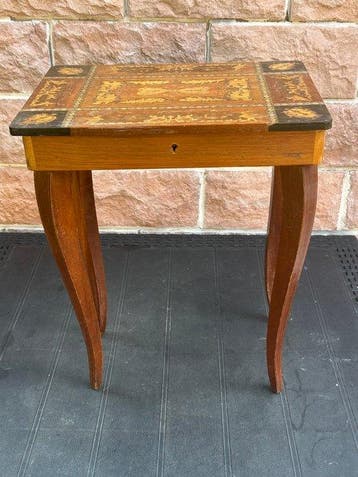 Bijzettafel - muzikaal bijzettafeltje voor naaien - Hout