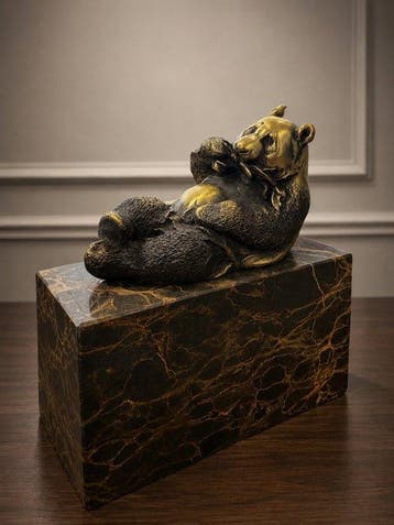 Milo (1910-1978) - after - sculptuur, Liggende Panda met, Antiek en Kunst