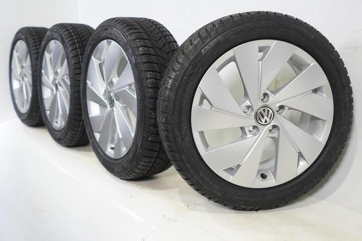 Volkswagen Golf 5 6 7 8 Belmont 17 inch velgen Pirelli Winte, Auto-onderdelen, Banden en Velgen, Velg(en), Gebruikt, 17 inch, Winterbanden