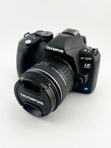 Olympus E-520 + Zuiko Digital ED 14-42mm f/3.5-5.6 Digitale, Nieuw