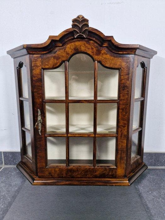 Kast - Wortelnotenhout, Antiek en Kunst, Curiosa en Brocante