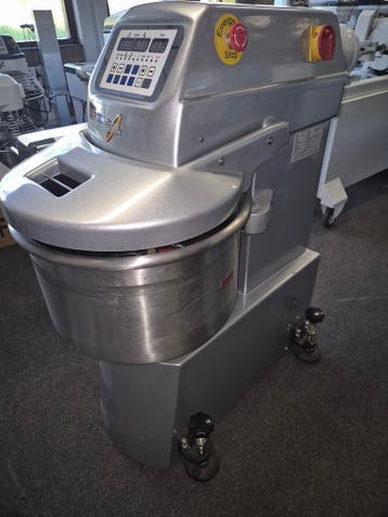 Spiralmixer KM-25 Sinmag in veiling bakkerij kneders, Gebruikt, Bakkerij en Slagerij