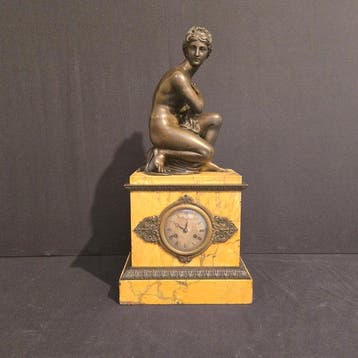 Figurale pendule Empire - Gepatineerd brons - 1850-1900 -