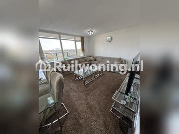 Woningruil: Flat in Den Haag Laak voor grotere flat, Den Haag