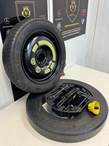 Reservewiel met Krikset compleet Peugeot 207/207+/206 2009, Auto-onderdelen, Gebruikt, 15 inch, Banden en Velgen, Personenwagen