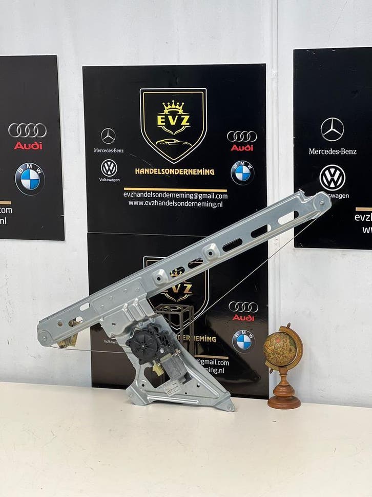 Mercedes Sprinter ruitmechaniek rechts voor 2022 A9107201100, Auto-onderdelen, Ruiten en Toebehoren, Gebruikt, Mercedes-Benz
