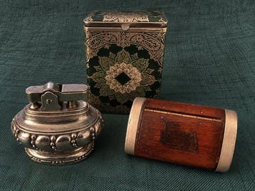Zonder minimumprijs - Tabaksdoos (3) - Hout, Metaal, Nieuw